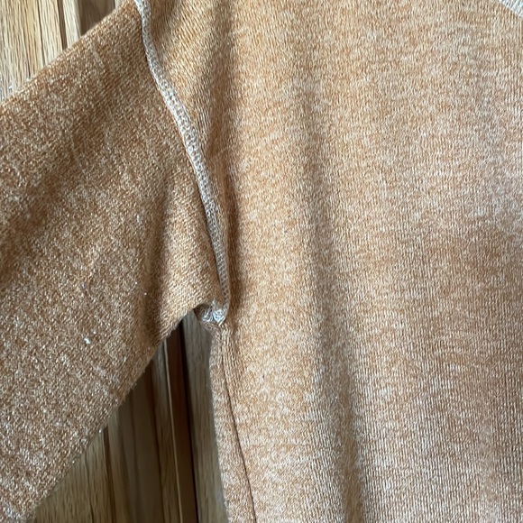 PINK CLOVER Annika Button Detail Knit Top - Picture 3 of 4